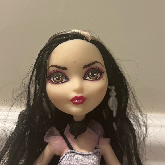 Ever After High Duchess Swan First Chapter Doll Mattel Dress Tights Outfit 2013 - Picture 3 of 8